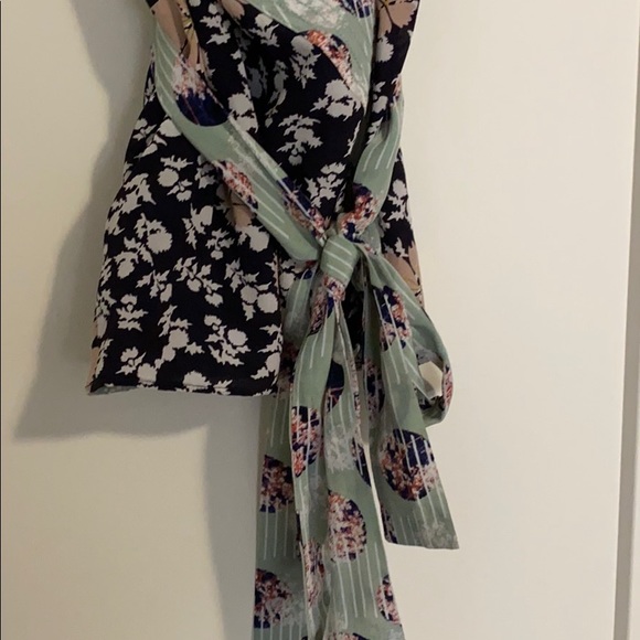 Anthropologie blouse size 4 - Picture 4 of 4